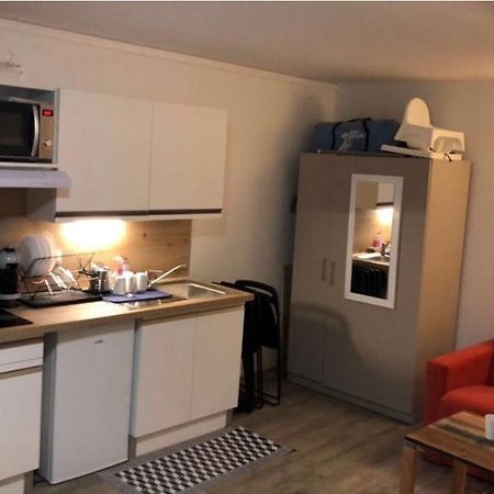 Au Bout Du Bois Piscine Sauna Hammam Accessible En Saison Et Le Logement Accessible Toute L Annee 莱代塞尔 外观 照片